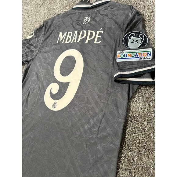 Real Madrid Kylian Mbappe #9 Soccer Jersey Gray Away 2004/25 Men Shirt Size Team - Picture 3 of 12